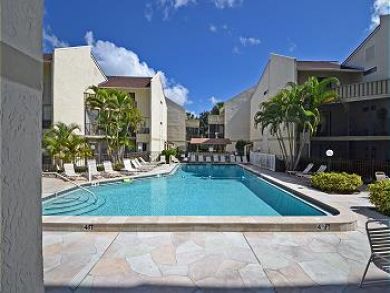 Charming Vacation Rental on Siesta Key. Call Today.